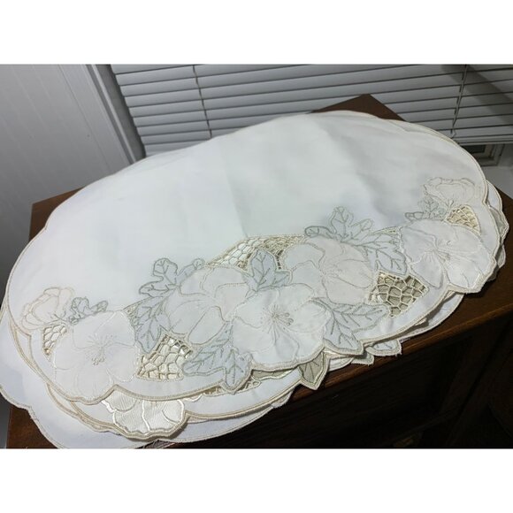 9 PC Applique Embroidery Table Linen Set Rustan’s - Picture 4 of 6